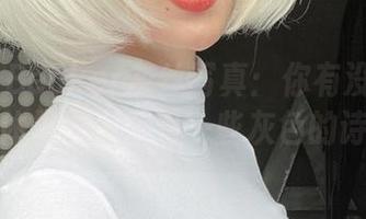 Alina Becker灰丝写真：你有没有感觉，身体里也潜藏着一些灰色的诗意？